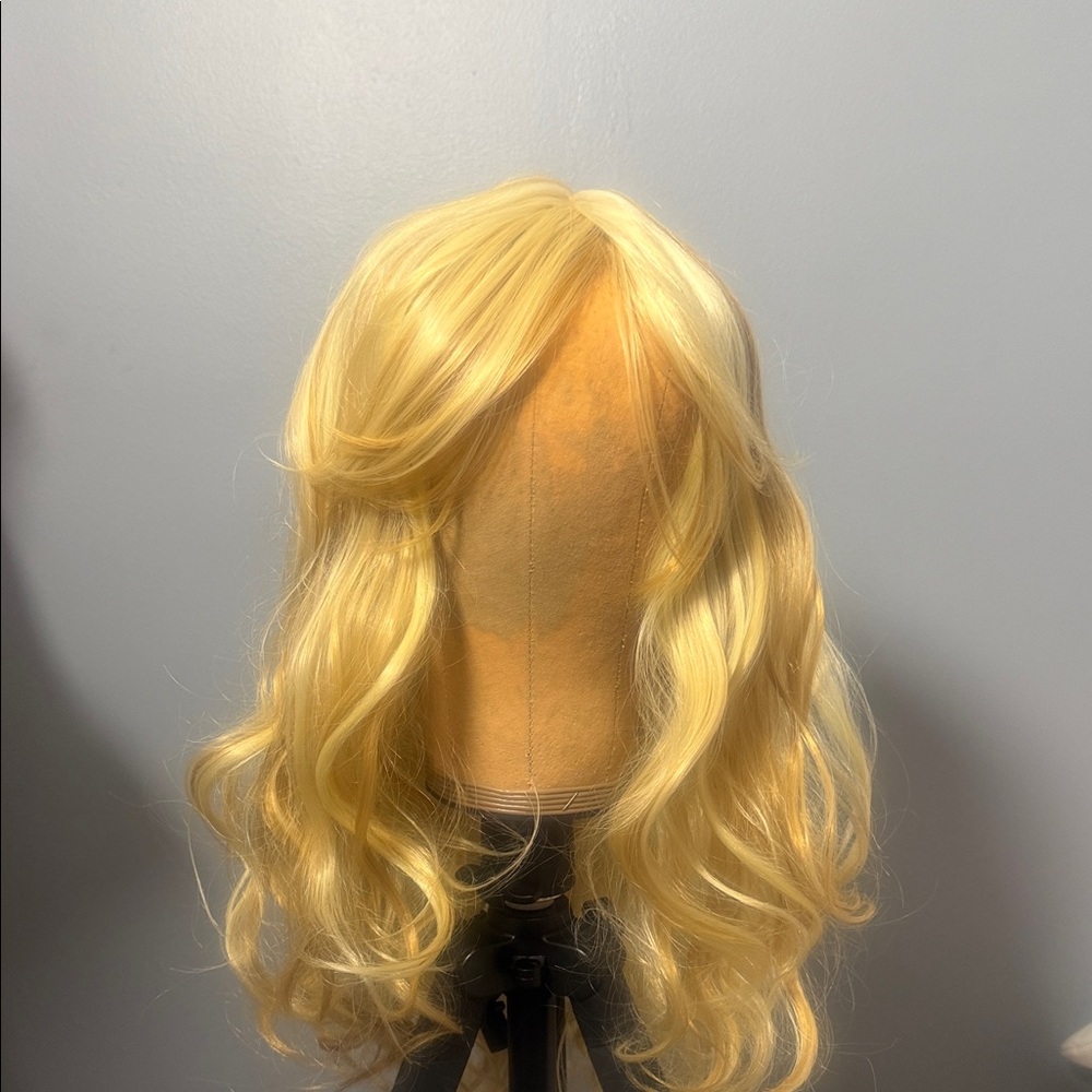 Blonde Wavy Hair Wig